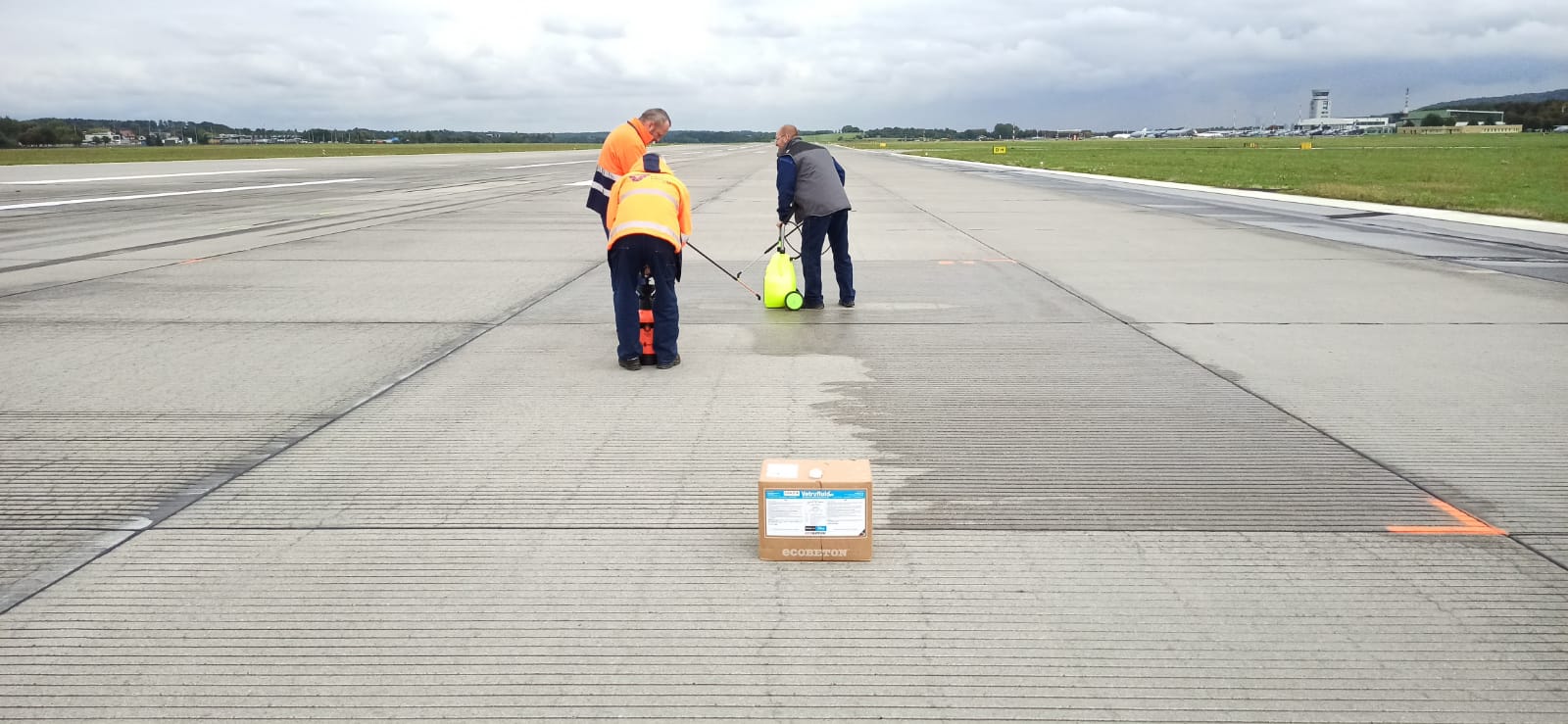 Ecobeton Vetrofluid su pista aeroportuale in cemento