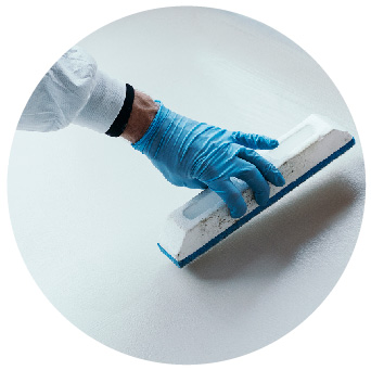 Applicazione di un trattamento trasparente sopra un rivestimento decorativo Microbond