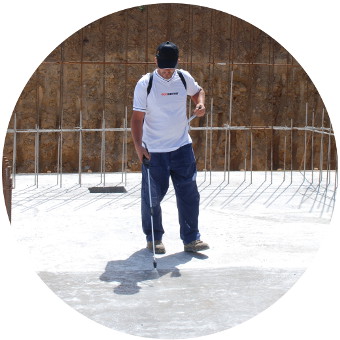 Lastra di calcestruzzo impermeabilizzata mediante impregnazione con Evercrete Vetrofluid applicato a spruzzo