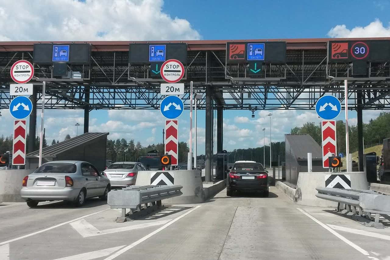 pavimentazione in calcestruzzo di un casello autostradale