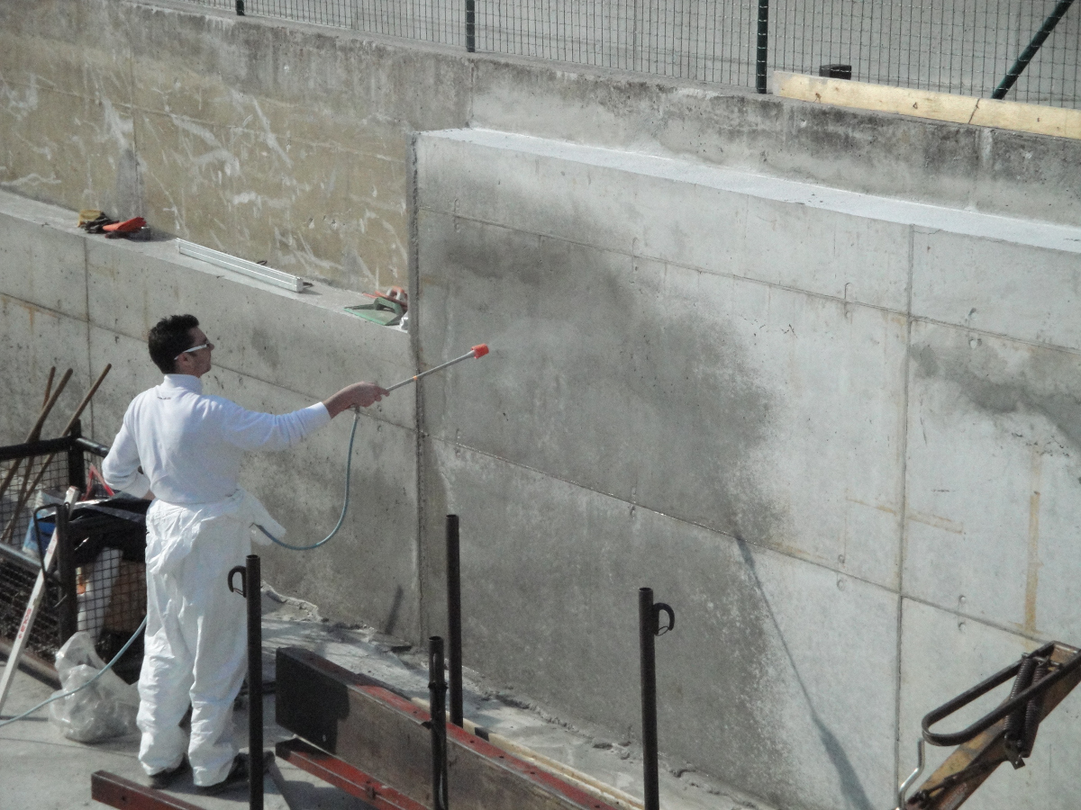Parete del seminterrato in calcestruzzo impermeabilizzata con Evercrete Vetrofluid